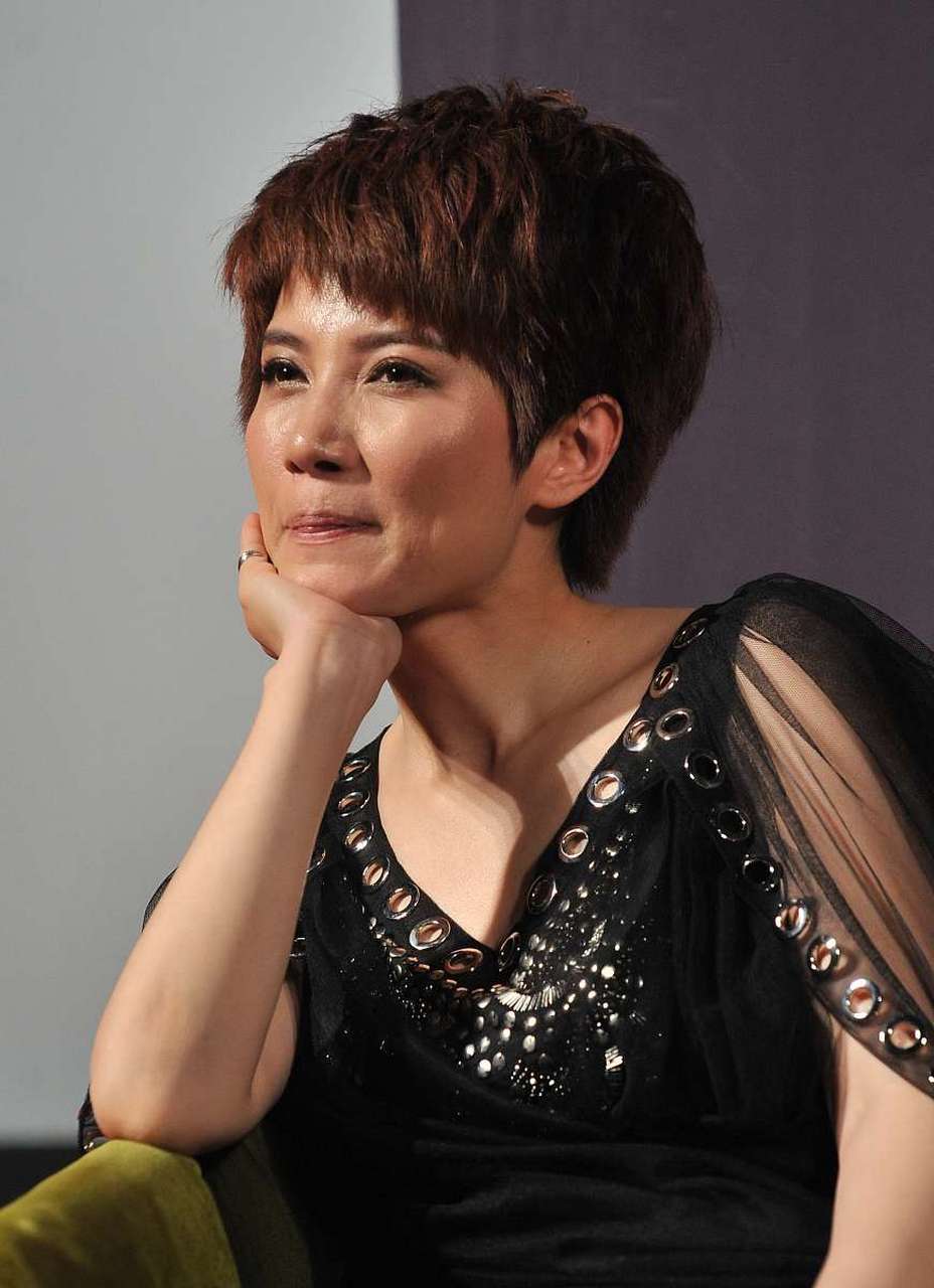 可有人受他人影响,勉强自己做出违心的选择.