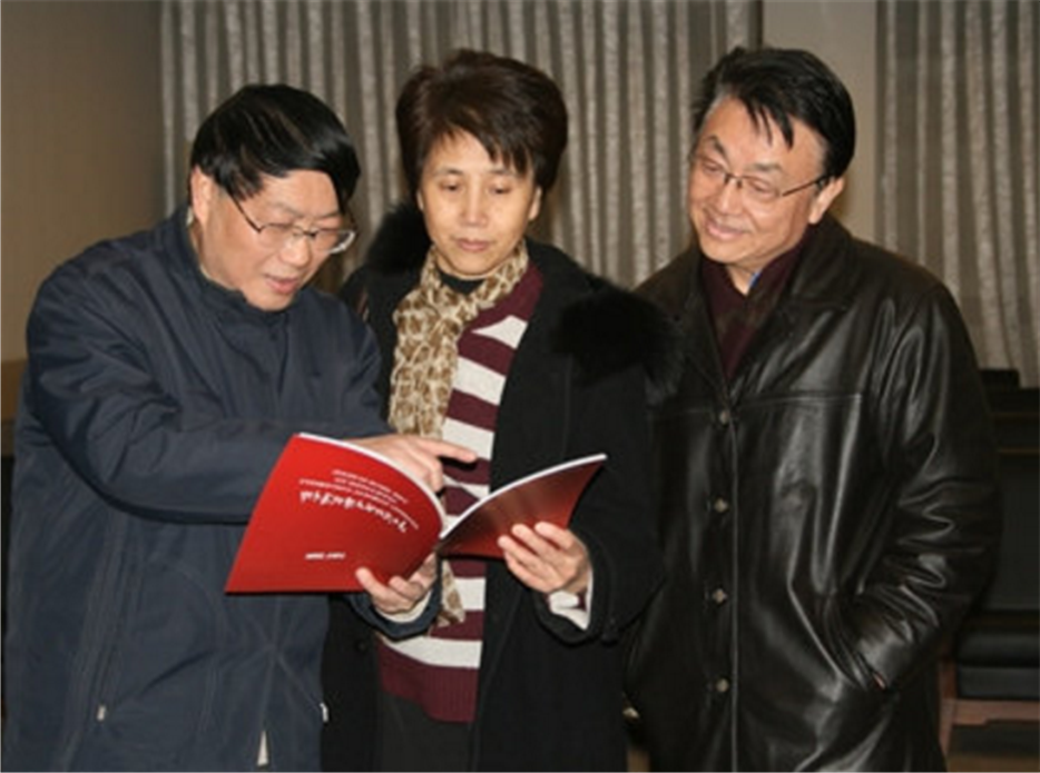 钱永真从小就很喜欢音乐,而且她的嗓音非常适合唱歌,在闲暇时总和母亲