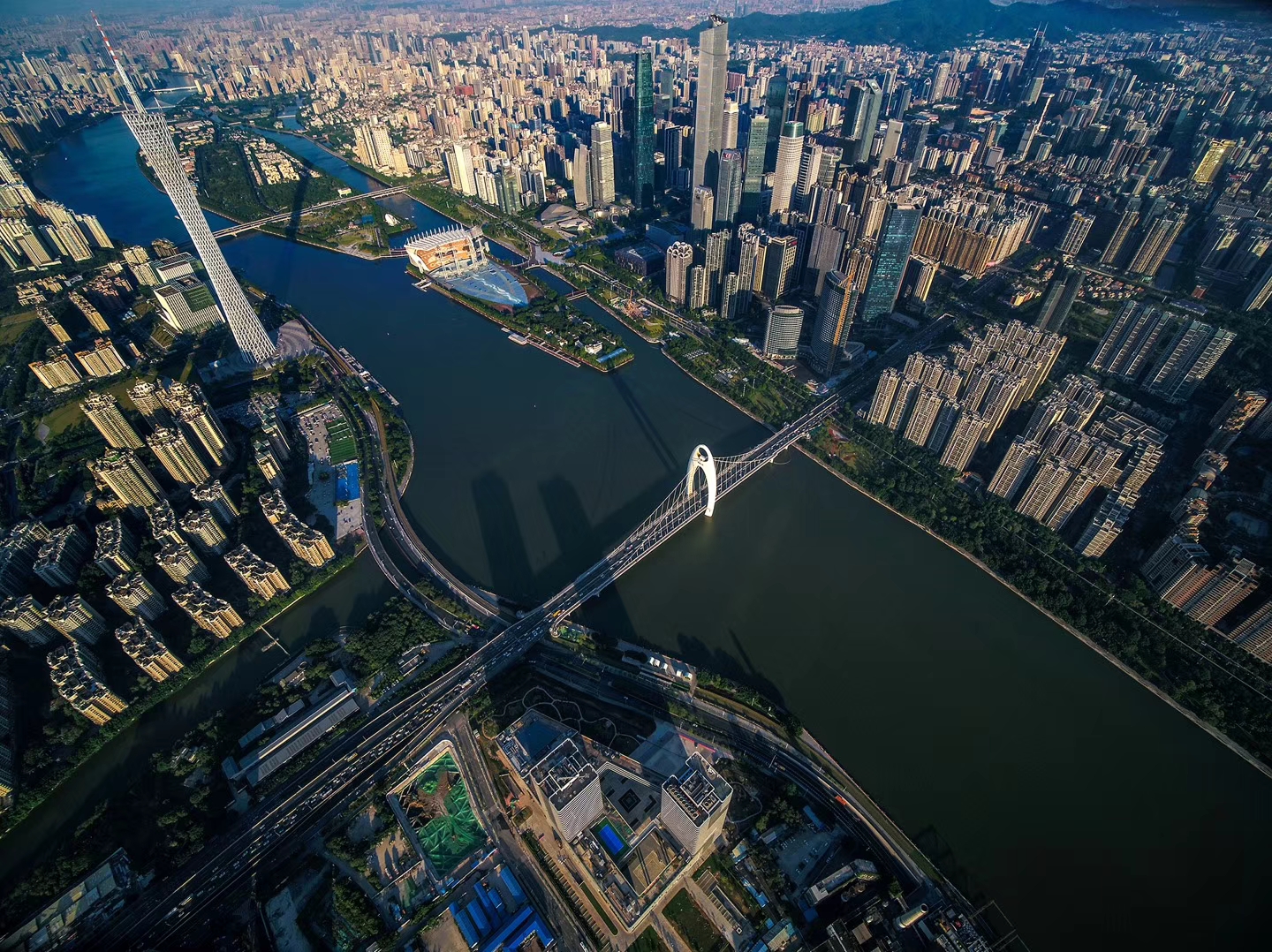 广州琶洲CBD高楼航拍图片