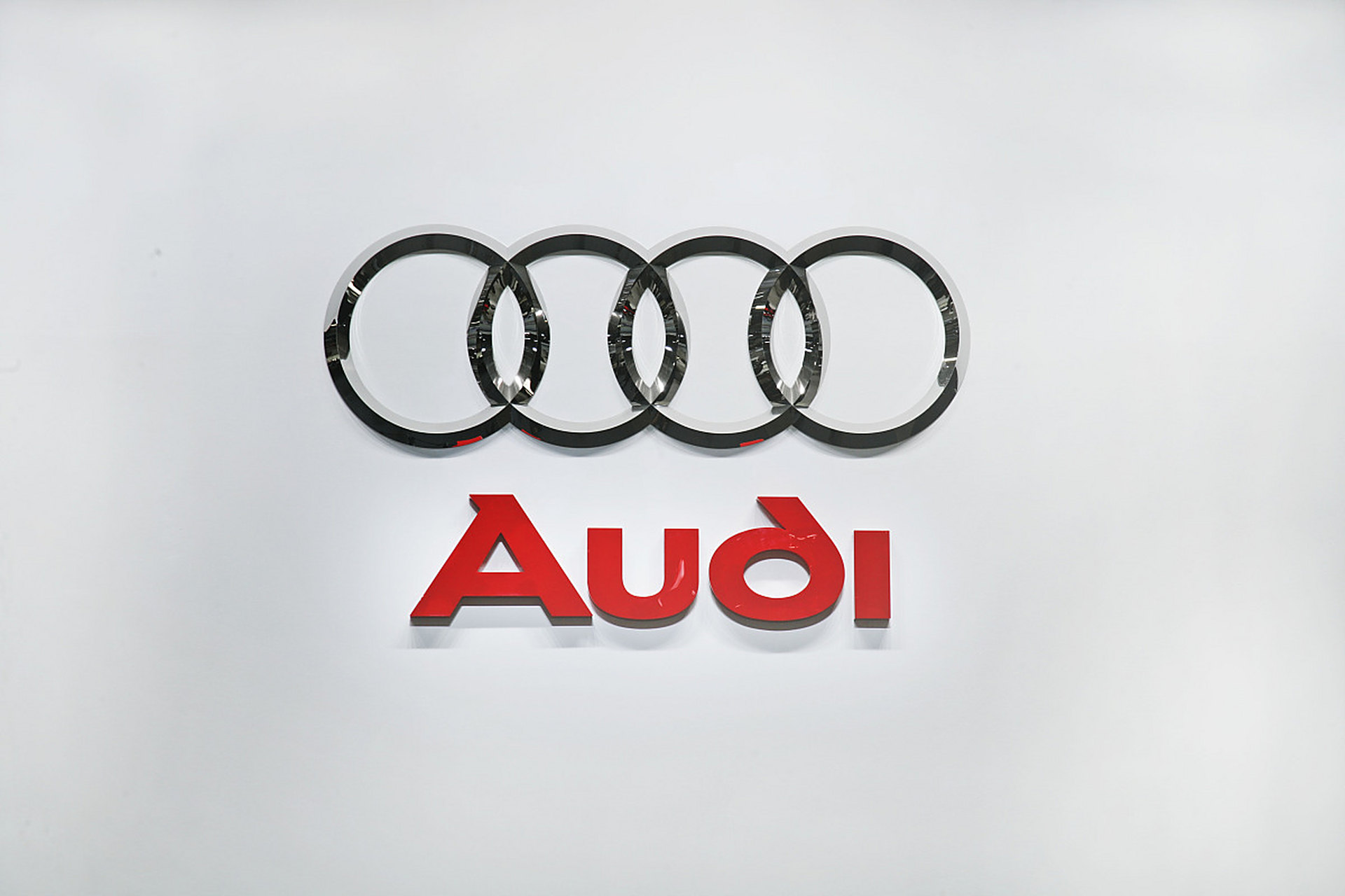 每日经济新闻资讯,奥迪集团电动化加速,兰博基尼计划2024年实现全产品