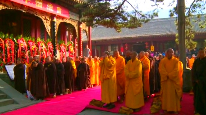 五台山举行纪念禧钜法师往生十周年千僧法会(视频)