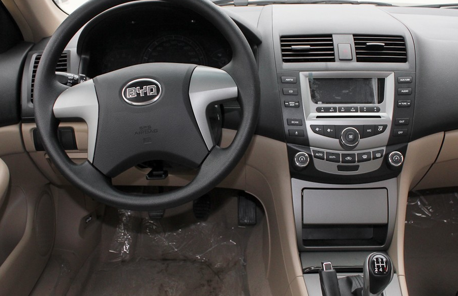 比亚迪f6时尚的外观,高端温馨的内饰,开出去回头率超高!