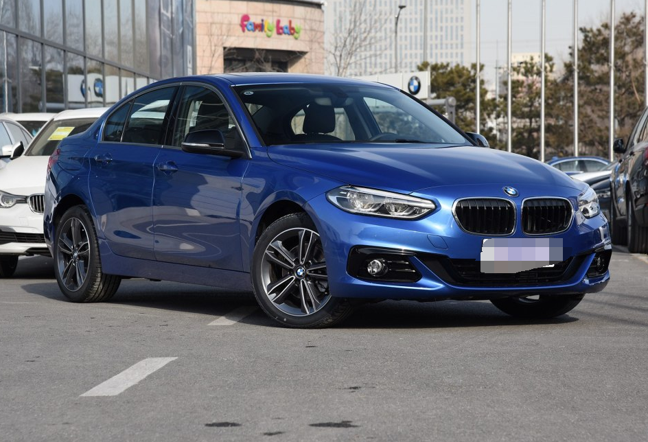 宝马1系2018款 改款 118i 运动型,新颖的外观,颇具未来的感觉