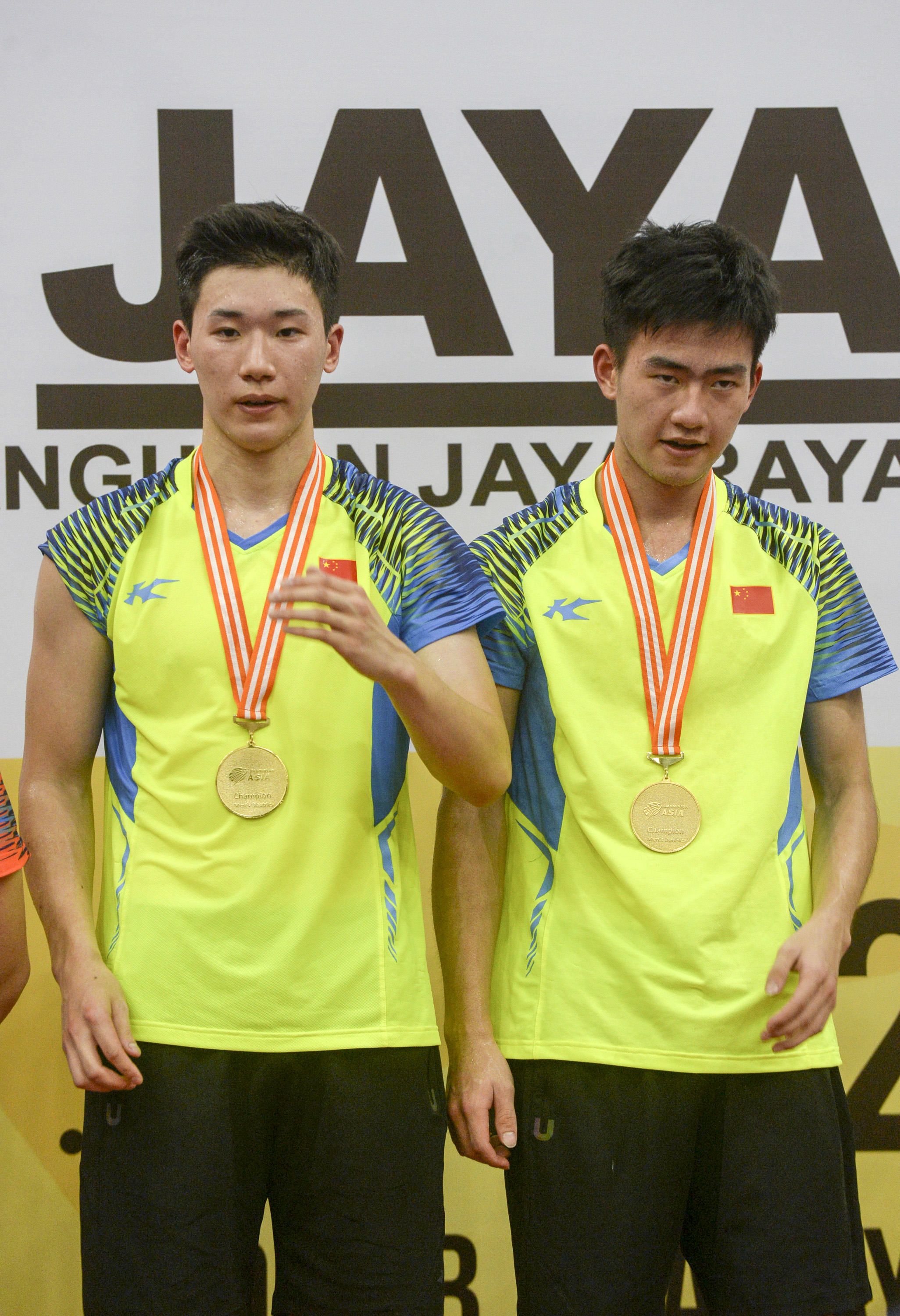 羽毛球——亚青赛:邸子健/王昶获男双冠军(3)