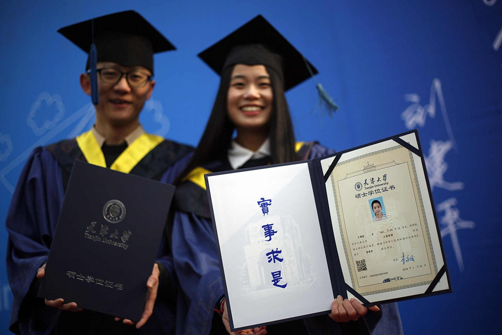 有人认为985的硕士毕业生强过国外的"水硕",但是985是中国顶级的囱Ё