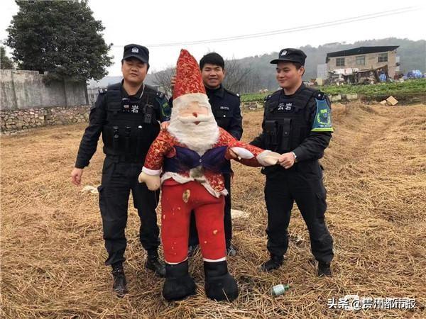 警察抓圣诞老人图片图片