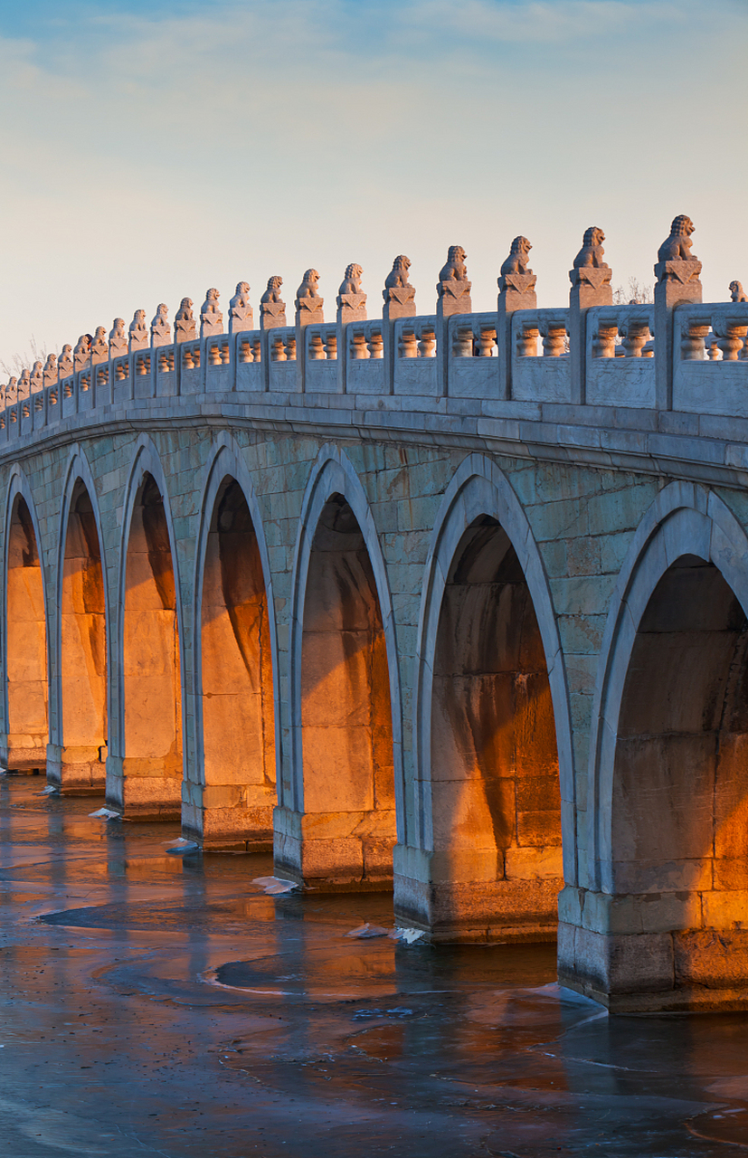 一场突如其来的暴雨,让北京市永定河畔的卢沟桥经受了一次严峻的考验.