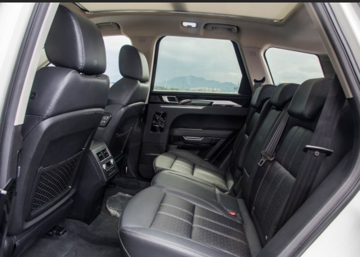 网红汽车品牌众泰t900华丽亮相