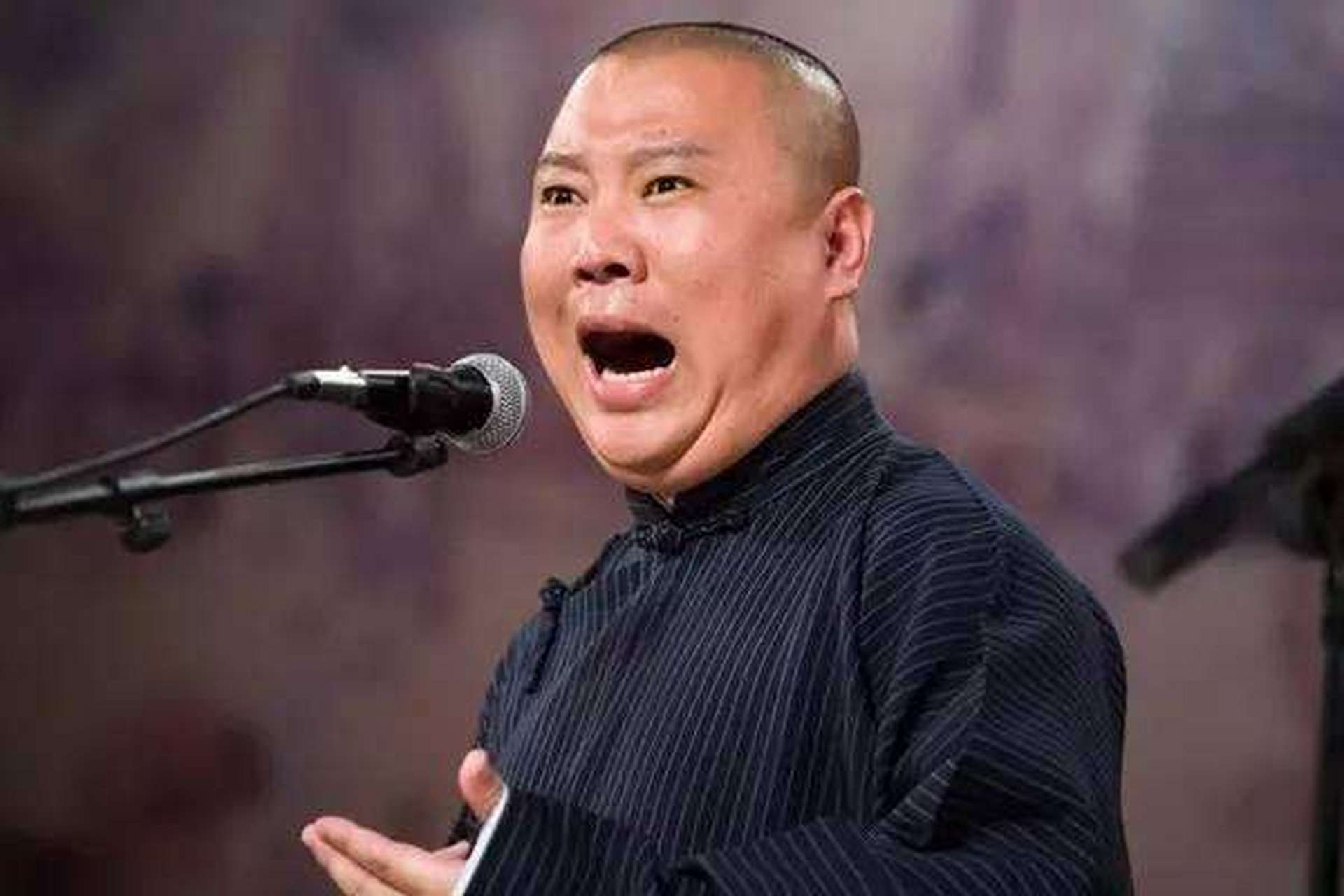 郭德纲在相声圈的朋友实在是不多,很大的一个原因是主流相声界的演员
