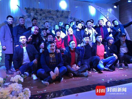 巴蜀笑星许明贵嫁女泣不成声 7年前大女儿因参加选秀不红抑郁自杀