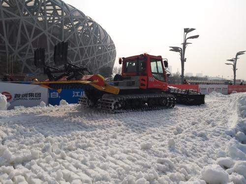 凯斯鲍尔压雪车100型图片