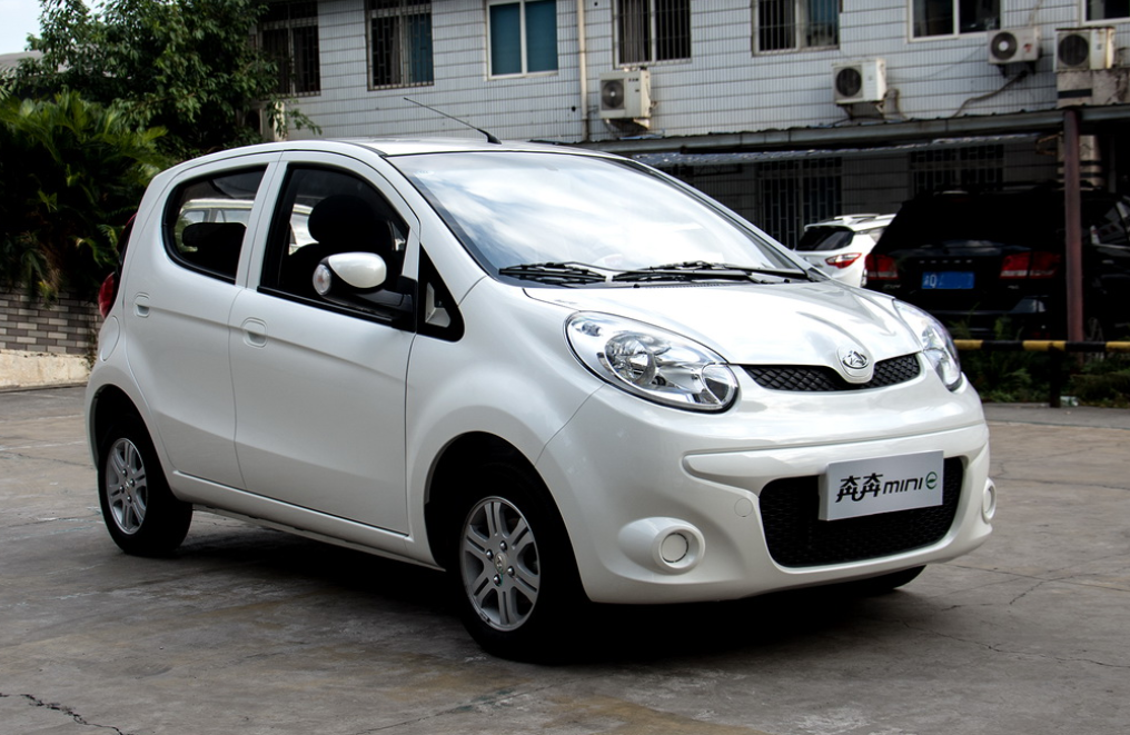 长安汽车-奔奔minie的欣赏与品读,设计非常新颖,给人一种高级感