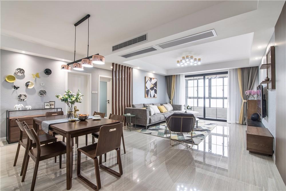 客餐厅分区吊顶,看似独立,实则统一