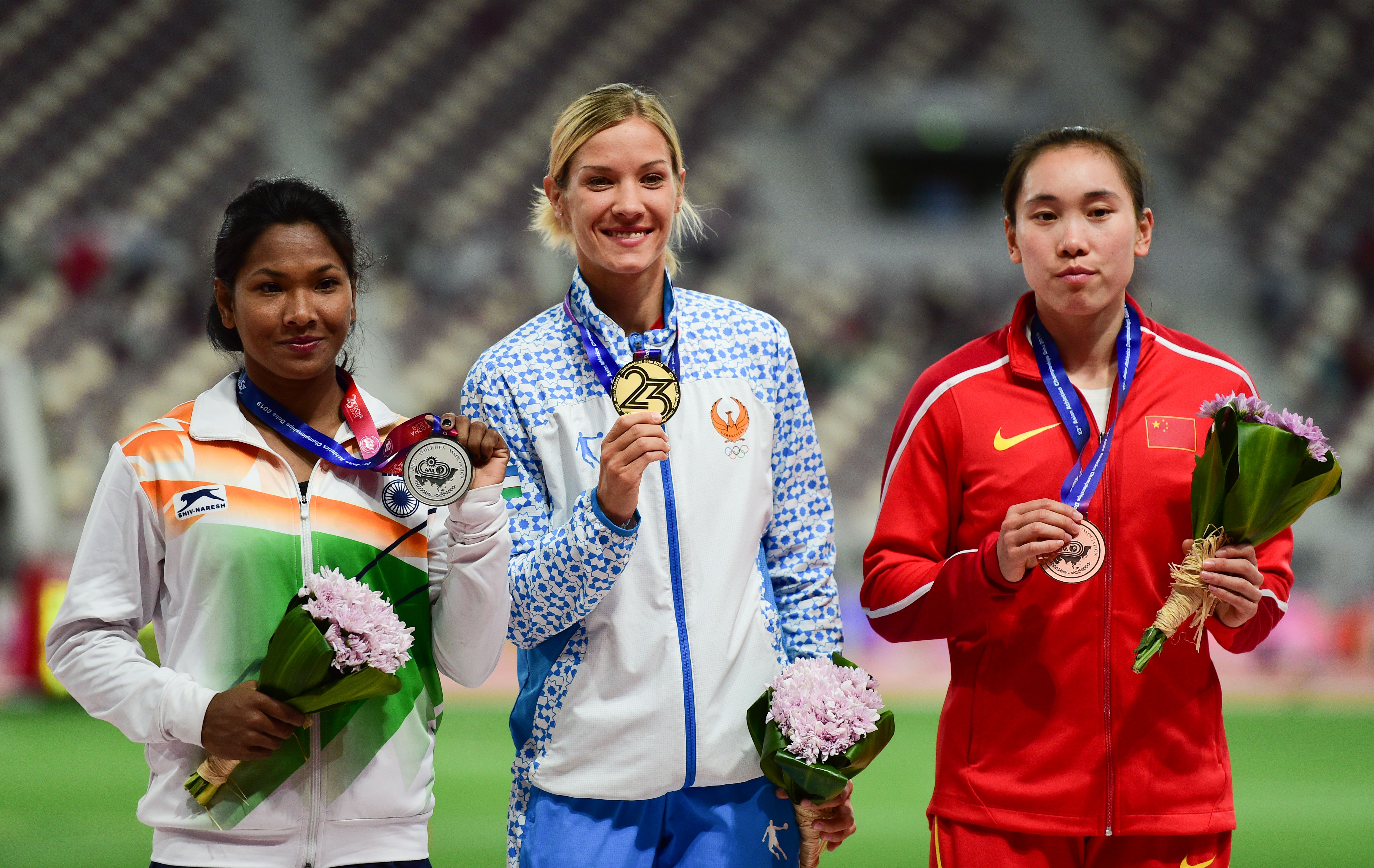 田径——多哈亚锦赛:王庆玲获女子七项全能季军(2)