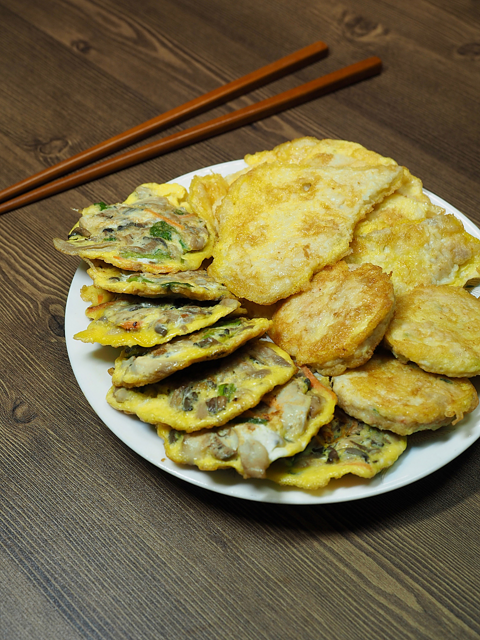 瓠子饼是以瓠子为原料制作的一种传统小吃,在烹饪技艺和风味上具有
