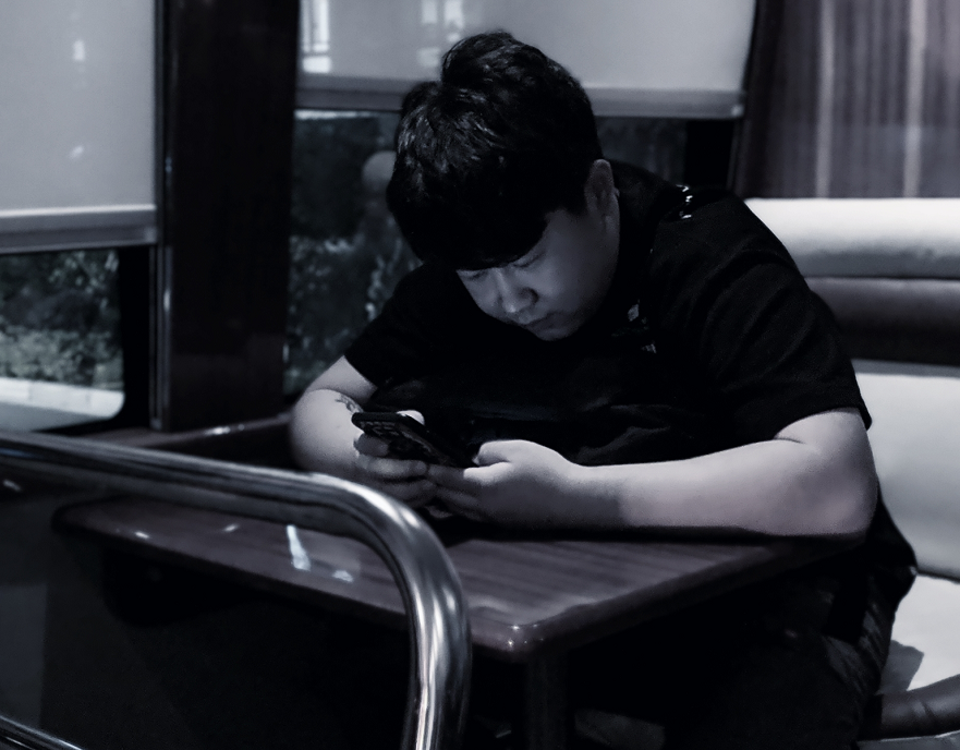 小海直播心态爆炸怒骂俱乐部!爆料omg俱乐部拖欠直播工资!