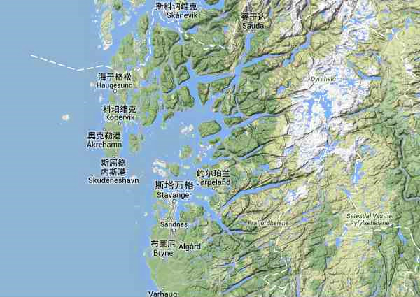 "万岛之国"挪威在峡湾的入海口分布着15万个大大小小的岛屿,挪威蜿蜒