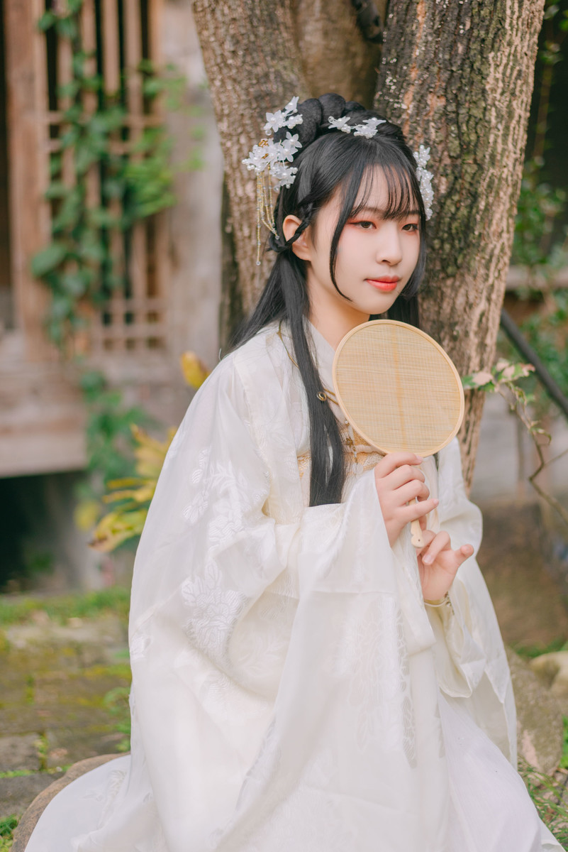 汉服少女,恬静美丽.摄影:青风177