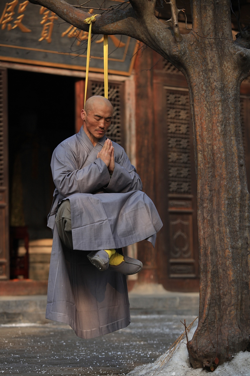 伤口缝合20多针,疑少林寺所为 5月14日晚,坐拥250万粉丝的网红武僧"