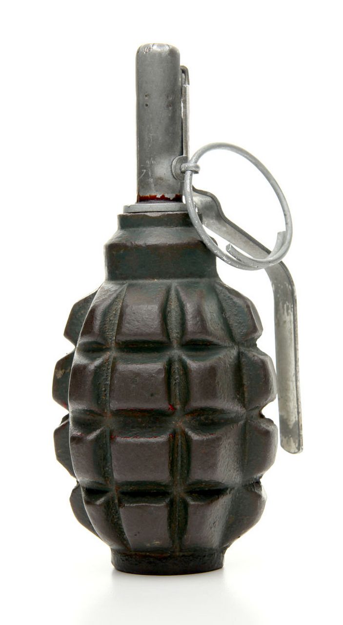 近日引起舆论争议的一则消息是,台军委托"中科院"生产24万枚mk2手榴弹