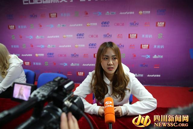 《炉石传说》总冠军周美君:电竞不是简单玩游戏 需要更多思考和训练