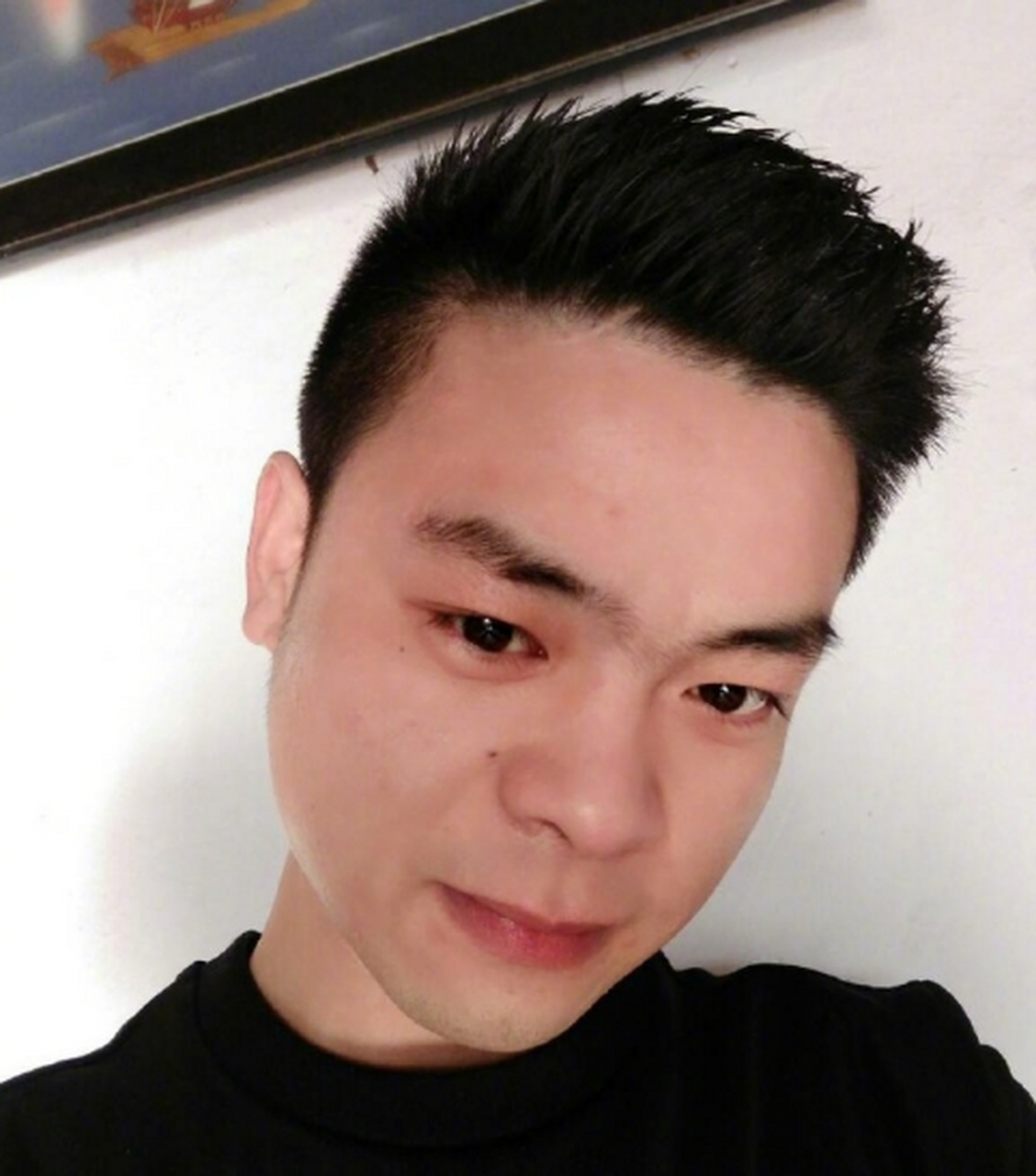 面相:印堂窄的并且有绒毛干扰的趋势,会影响自身运气,也会造成人经常