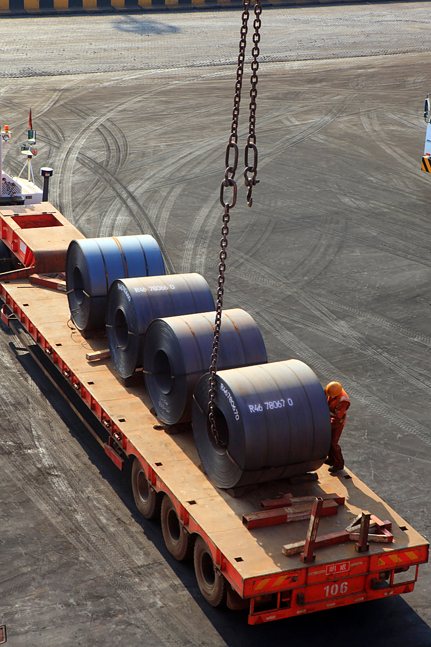 为什么钢卷不能这样装,弄不好要出事?能不能来个老司机解释解释?