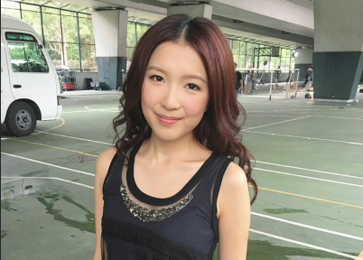 李泽楷女友郭嘉文心情大好,暗秀闪亮新口红,光彩照人!