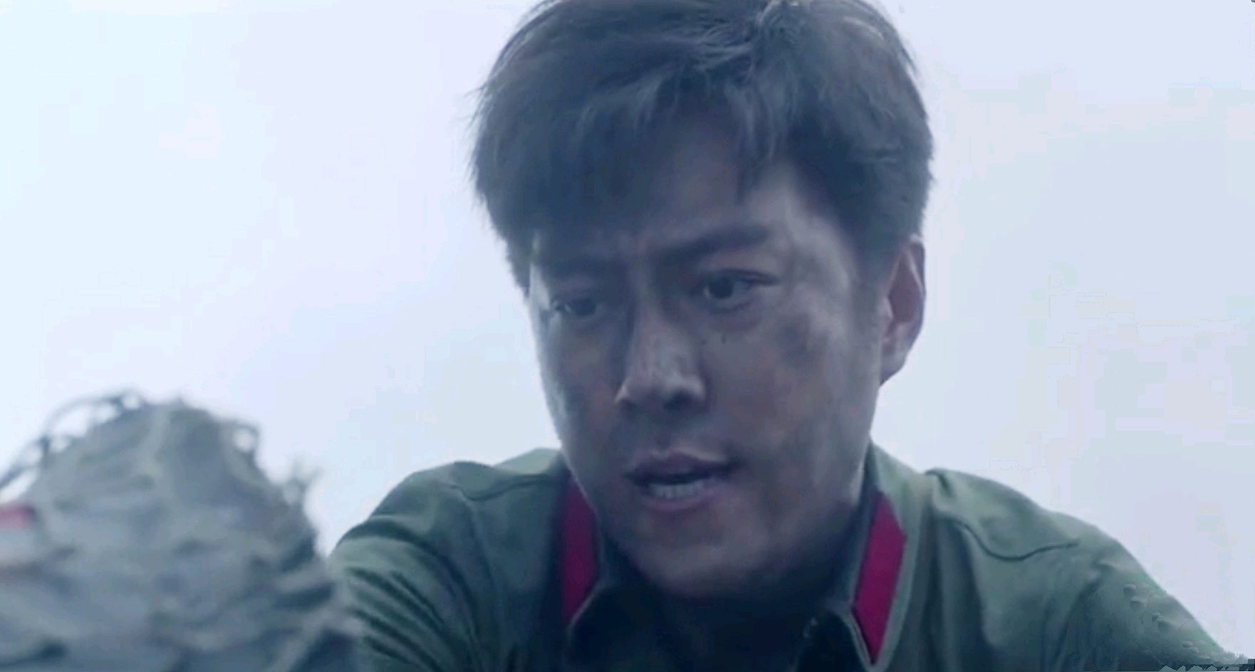 《鬼吹灯之精绝古城》那个连长胡八一,靳东演得很有味!