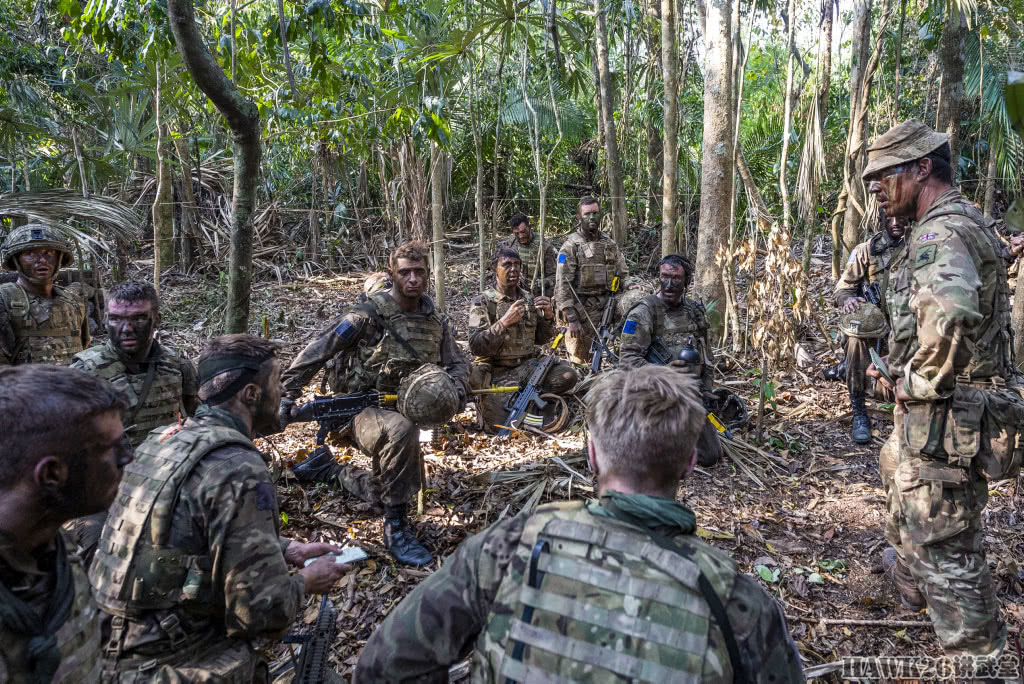 热带雨林中的"约翰牛"英军伞兵在伯利兹进行作战演习