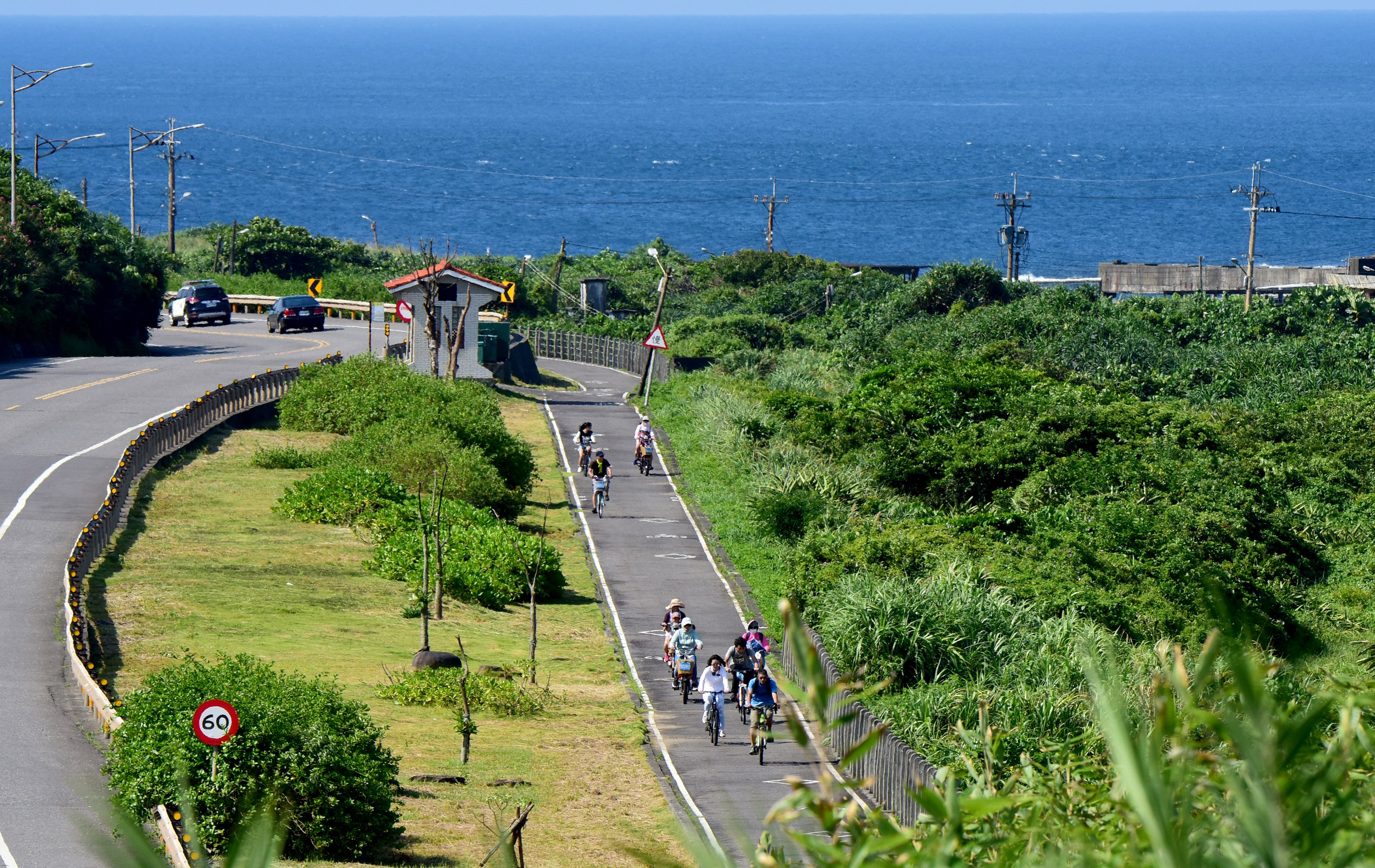 台湾夏日海岸风光迷人
