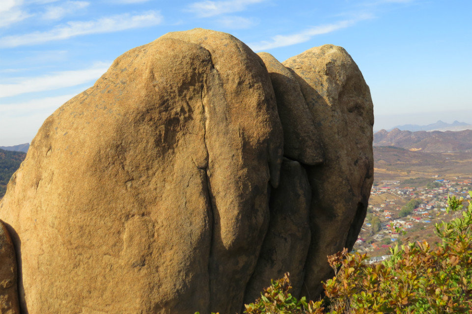 辽宁有个奇怪的"石头"叫对桩石