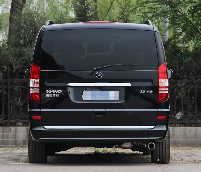 福建奔驰-唯雅诺,整体外观造型独特,极具现代感