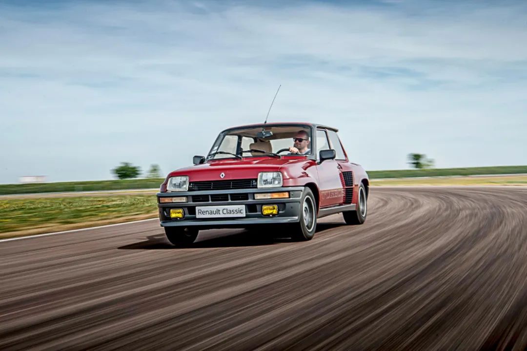 它才是两厢钢炮之王?试驾史上最伟大拉力赛车之一的雷诺5 turbo