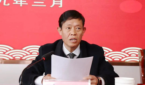 振兴小镇举办庆三八暨"八到农家"表彰大会