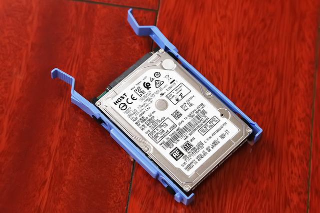 免工具拆装 戴尔optiplex 7050台式机图赏