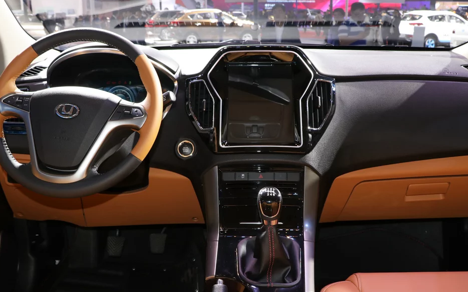 华泰汽车-圣达菲5,外观时尚新颖,让"颜值控"欲罢不能!