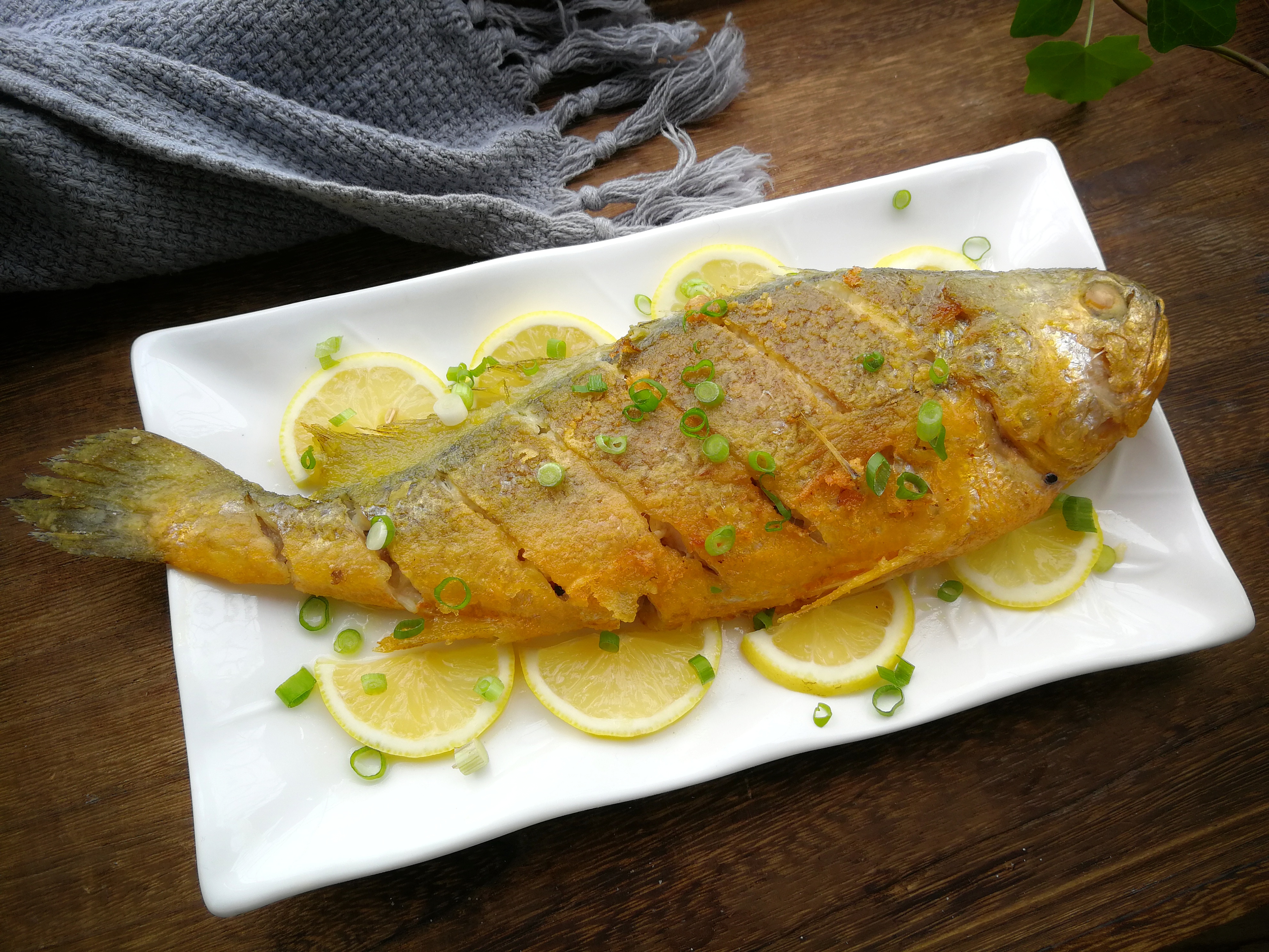 黄花鱼这样做最好吃,不破皮不碎肉,外酥里嫩,营养不流失