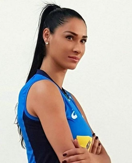 巴西女排杰奎琳有多强?曾多次击败中国,现身材傲人颜值逆天!