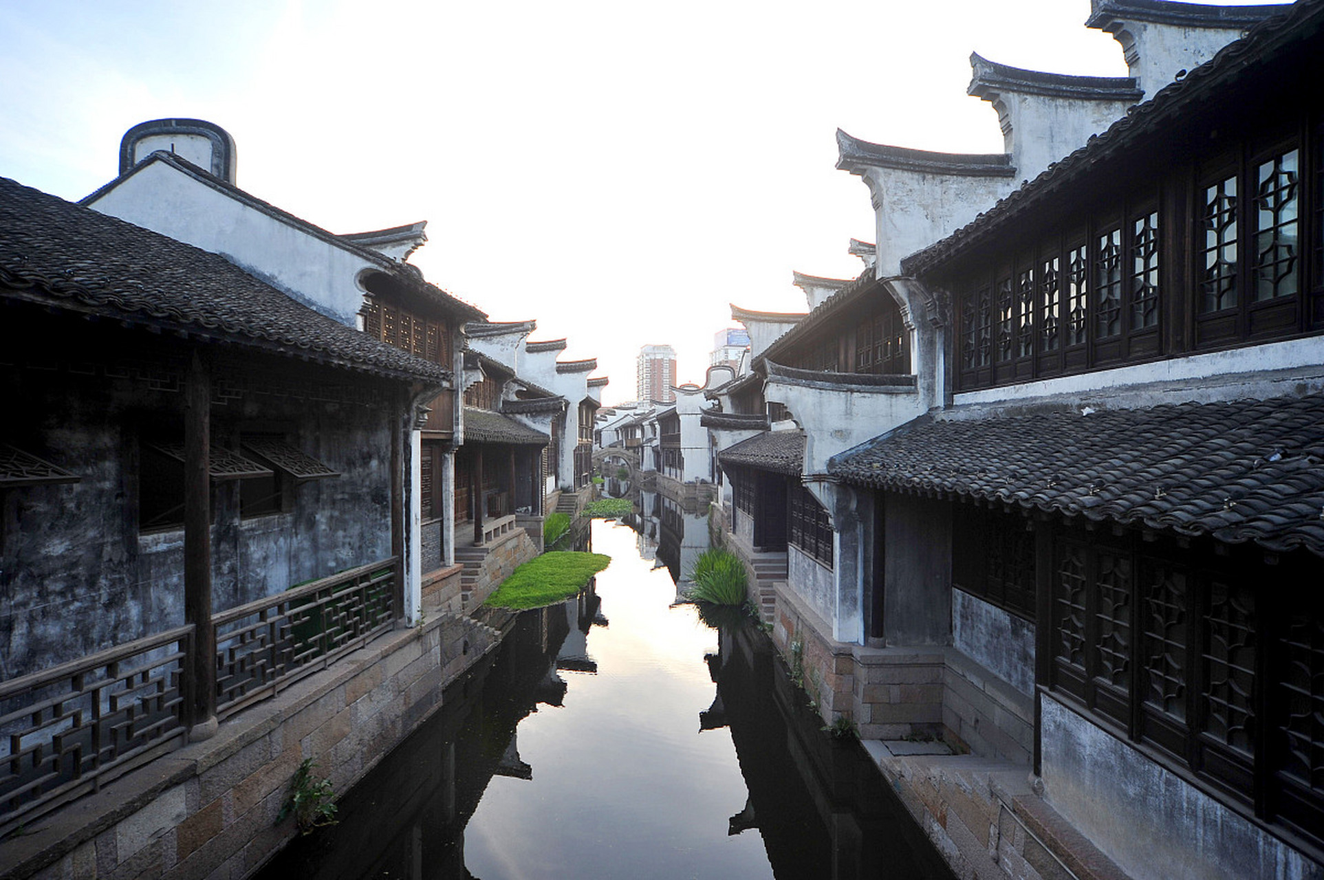 嘉兴月河历史街区:位于嘉兴市区,是嘉兴市区保存最完整,规模最大的