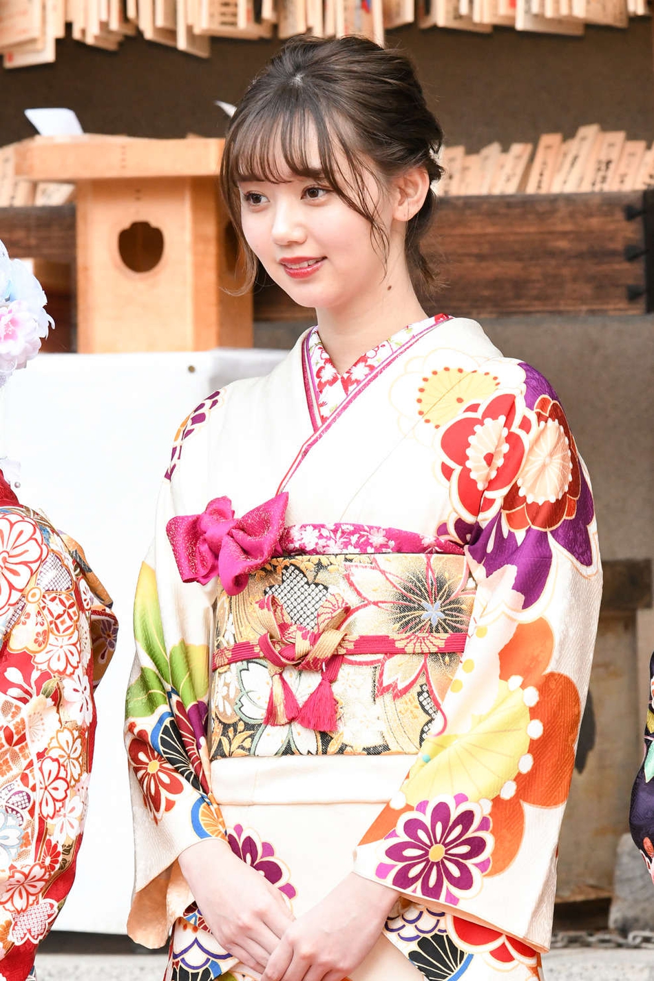 组图:avex事务所举行新春摄影会 多位旗下女星和服登场