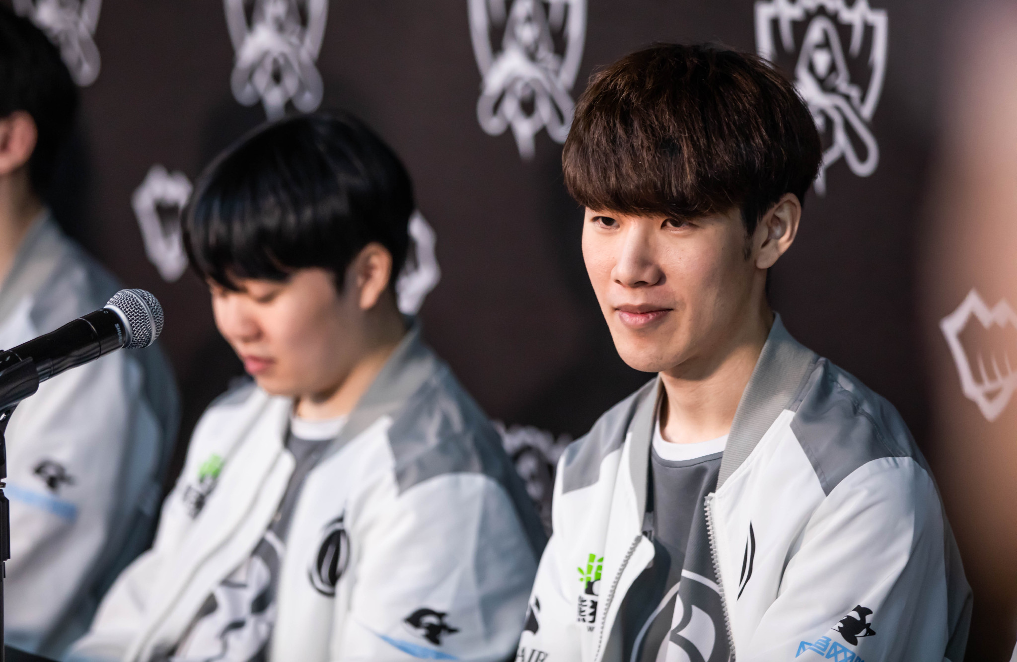 原来theshy今年才19岁!现在这么强是因为"双11"活动吗?