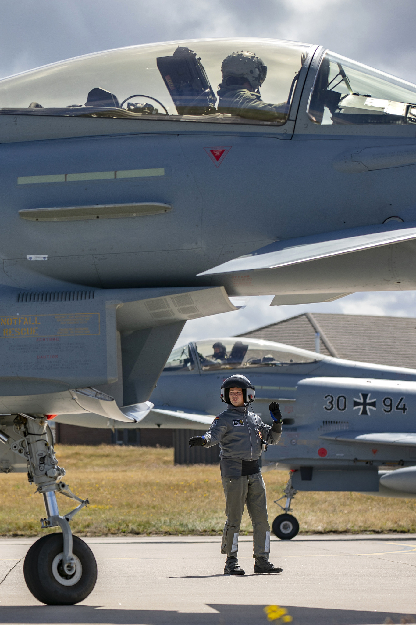 德国空军台风战斗机进行amraam, 先进中程空对空导弹试射