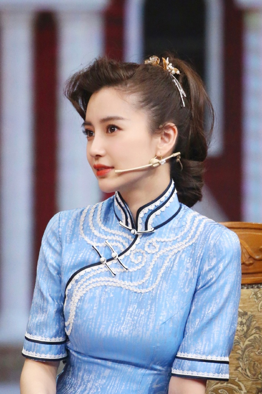 angelababy《王牌对王牌》旗袍造型曝光,身材纤瘦的杨颖穿出了婀娜的