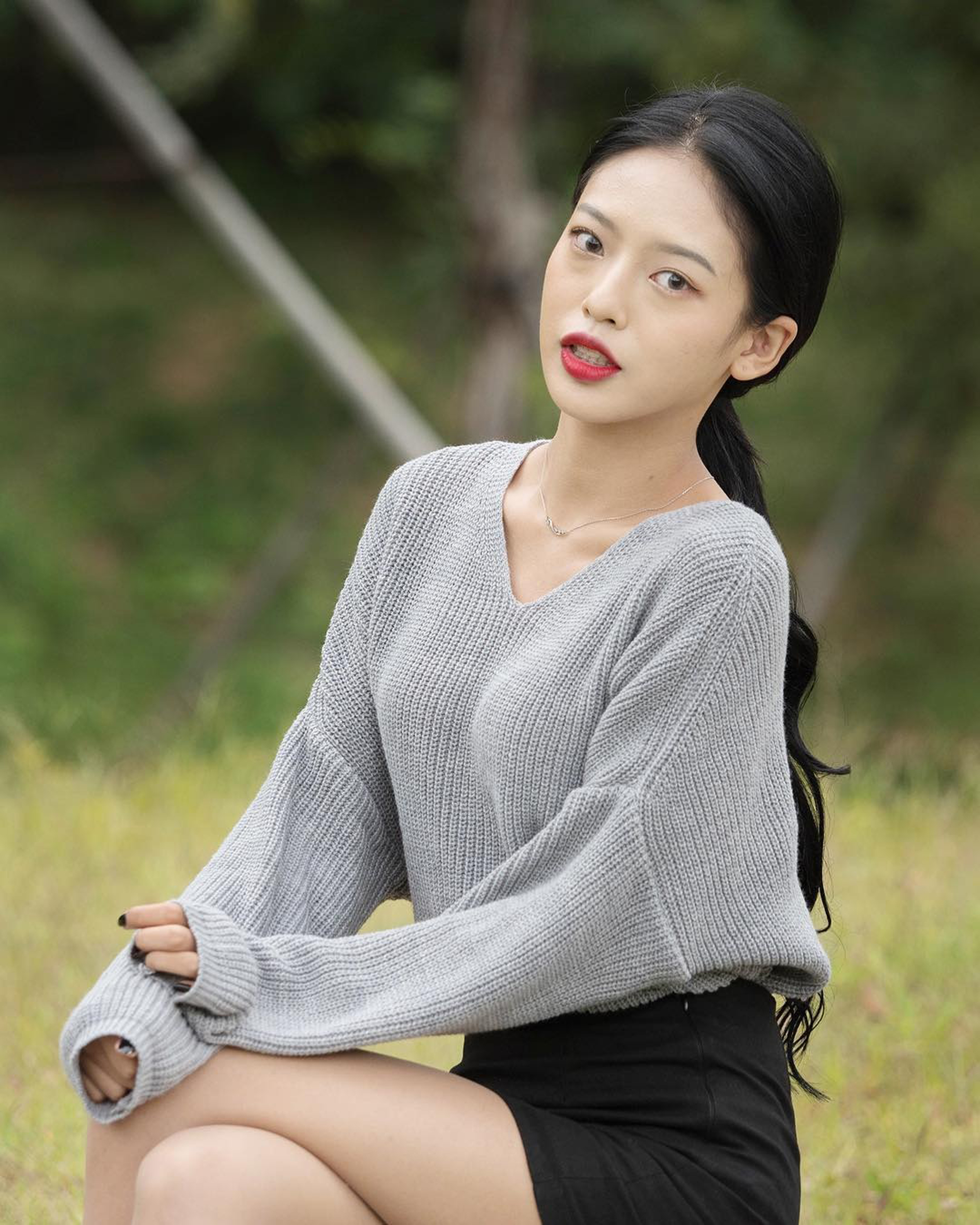 短裙 高跟鞋,让娇小女人也能拥有长腿范儿