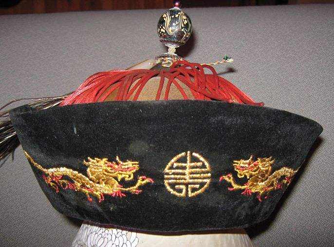 清朝的"三眼花翎"连亲王都没资格佩戴,整个王朝仅七人获此殊荣