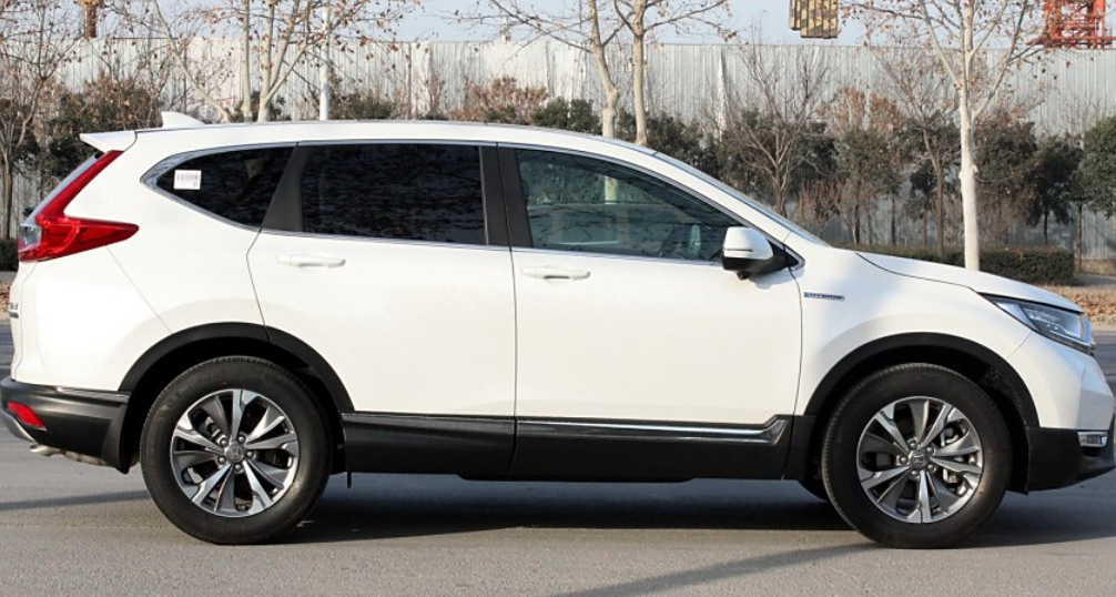 经典白色本田cr-v城市越野车,专注超前,外形沉稳大气,添加了很多现代