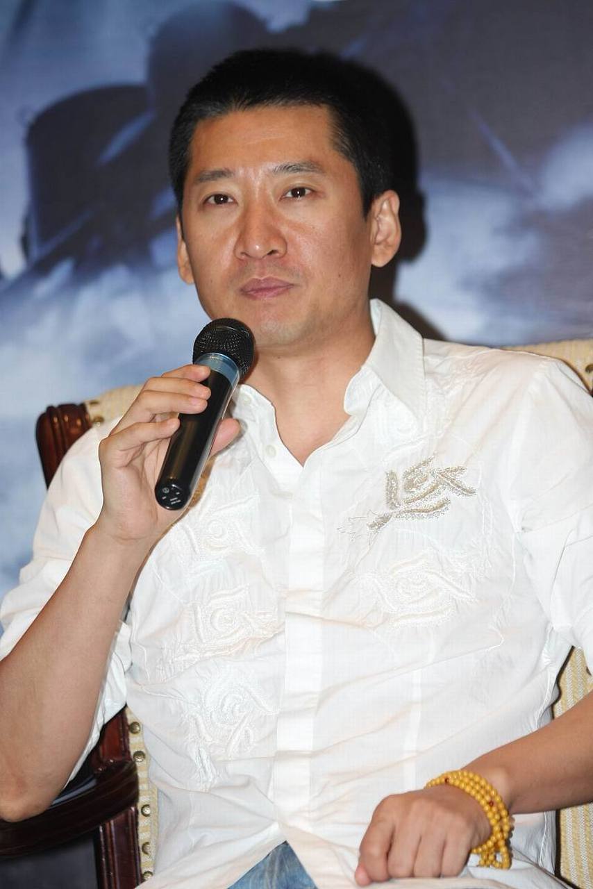 2005年,张子健刚拍完戏回家,妻子李婷就向他提出了离婚,张子健不同意