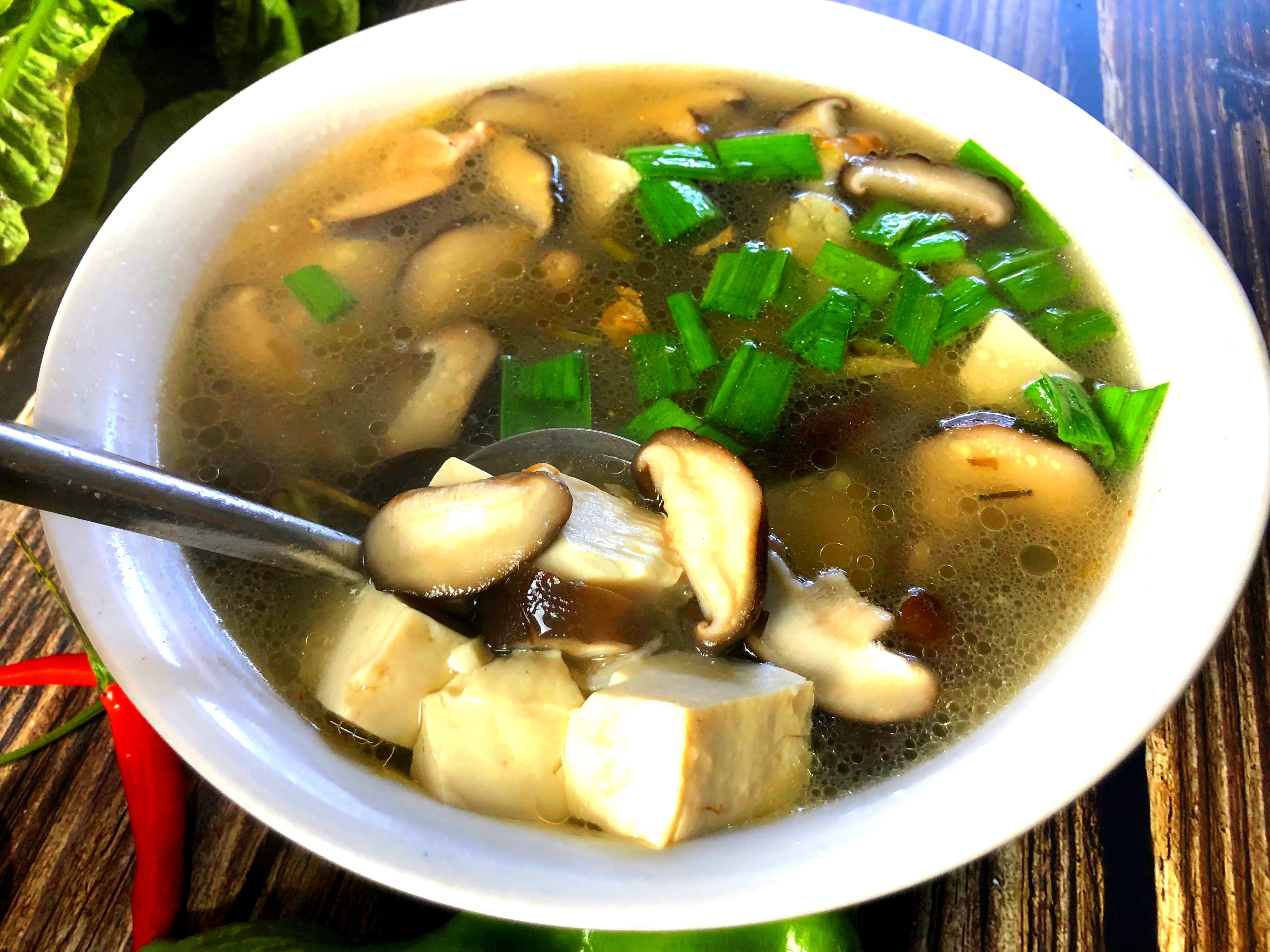 这两个朴素的食材,加一起才花6元钱,却可以做出一锅鲜美的汤