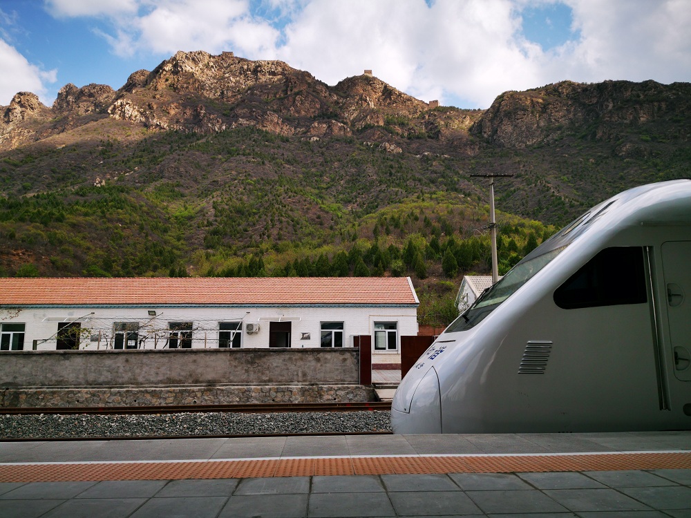 体验首趟"怀密线" 去古北口的乘客最多